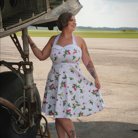 Meet your Posher, Elece - Picture 3 of 4